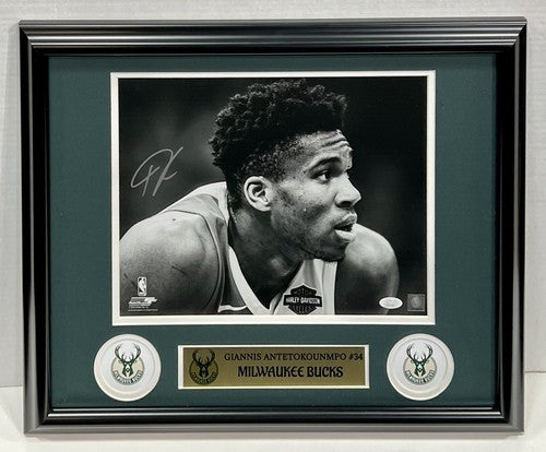 Giannis Antetokounmpo Milwaukee Bucks Signed 11x14 Framed Photo Mint Auto JSA