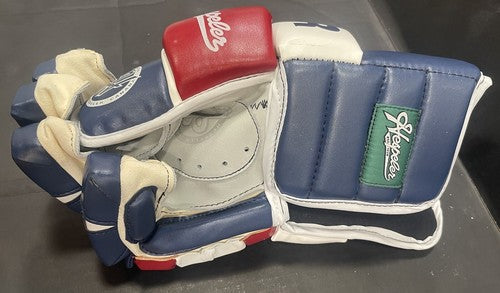 Wayne Gretzky Rangers Signed Hespeler Game Model Hockey Glove Pair Auto UDA COA