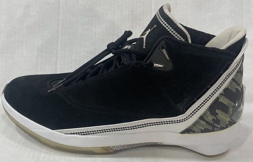 Michael Jordan Signed Air Jordan 22 Collezione Shoe Pair Auto Sneaker UDA COA