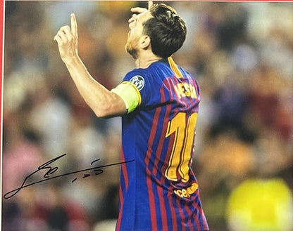 Lionel Messi FC Barcelona Signed 11x14 Finger Up Photo Framed Auto Beckett Bas