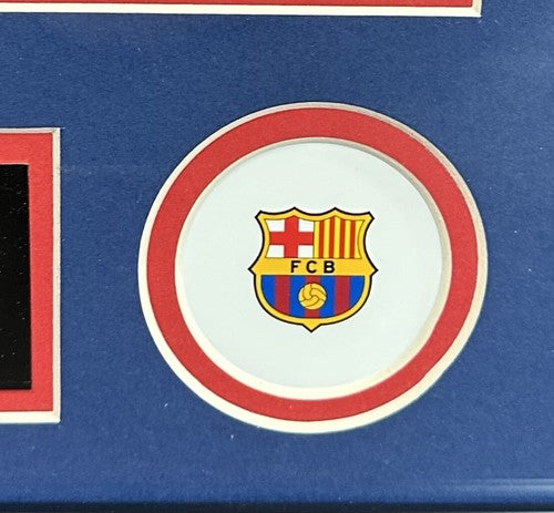 Lionel Messi FC Barcelona Signed 11x14 Finger Up Photo Framed Auto Beckett Bas