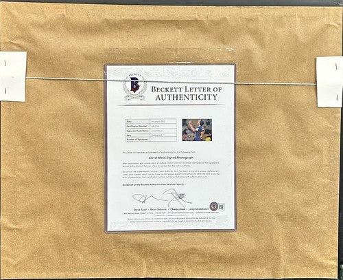 Lionel Messi FC Barcelona Signed 11x14 Finger Up Photo Framed Auto Beckett Bas