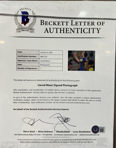 Lionel Messi FC Barcelona Signed 11x14 Finger Up Photo Framed Auto Beckett Bas