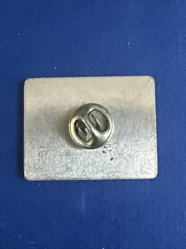 1992 Super Bowl XXVI 26 CBS Media Pin Buffalo Bill's VS Washington Redskins