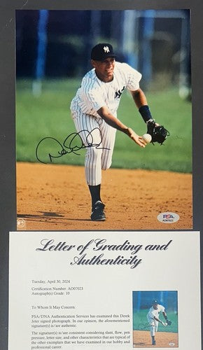 Derek Jeter Signed 8x10 Photo PSA 10 Gem Mint 1995 Rookie Auto Yankees LOA HOF