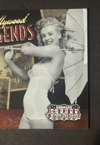 MARILYN MONROE WORN RELIC SWATCH CARD 2009 Panini HOLLYWOOD LEGENDS /500 Mint