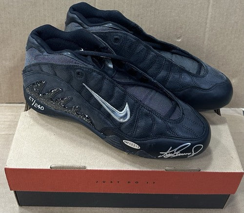 Ken Griffey Jr Signed Nike 1999 Game Model Cleat Pair Mariners Mt Auto /240 UDA