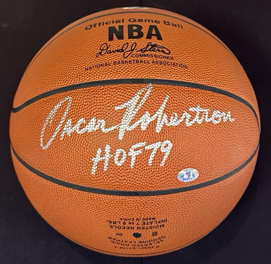 Oscar Robertson Signed Official NBA Game Basketball Bucks HOF 79 Auto PSA COA