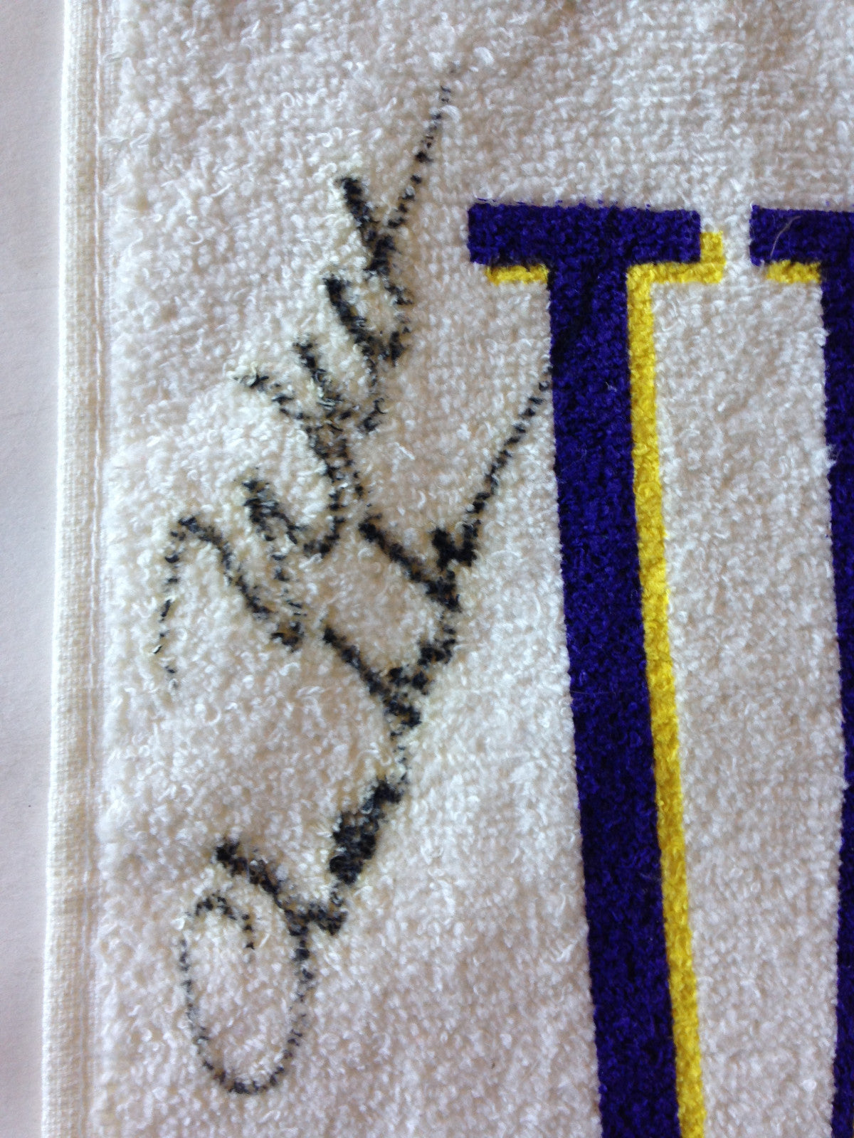 Wilt Chamberlain Lakers signed Basketball Towel 25x16 Rare HOF autograph JSA Coa