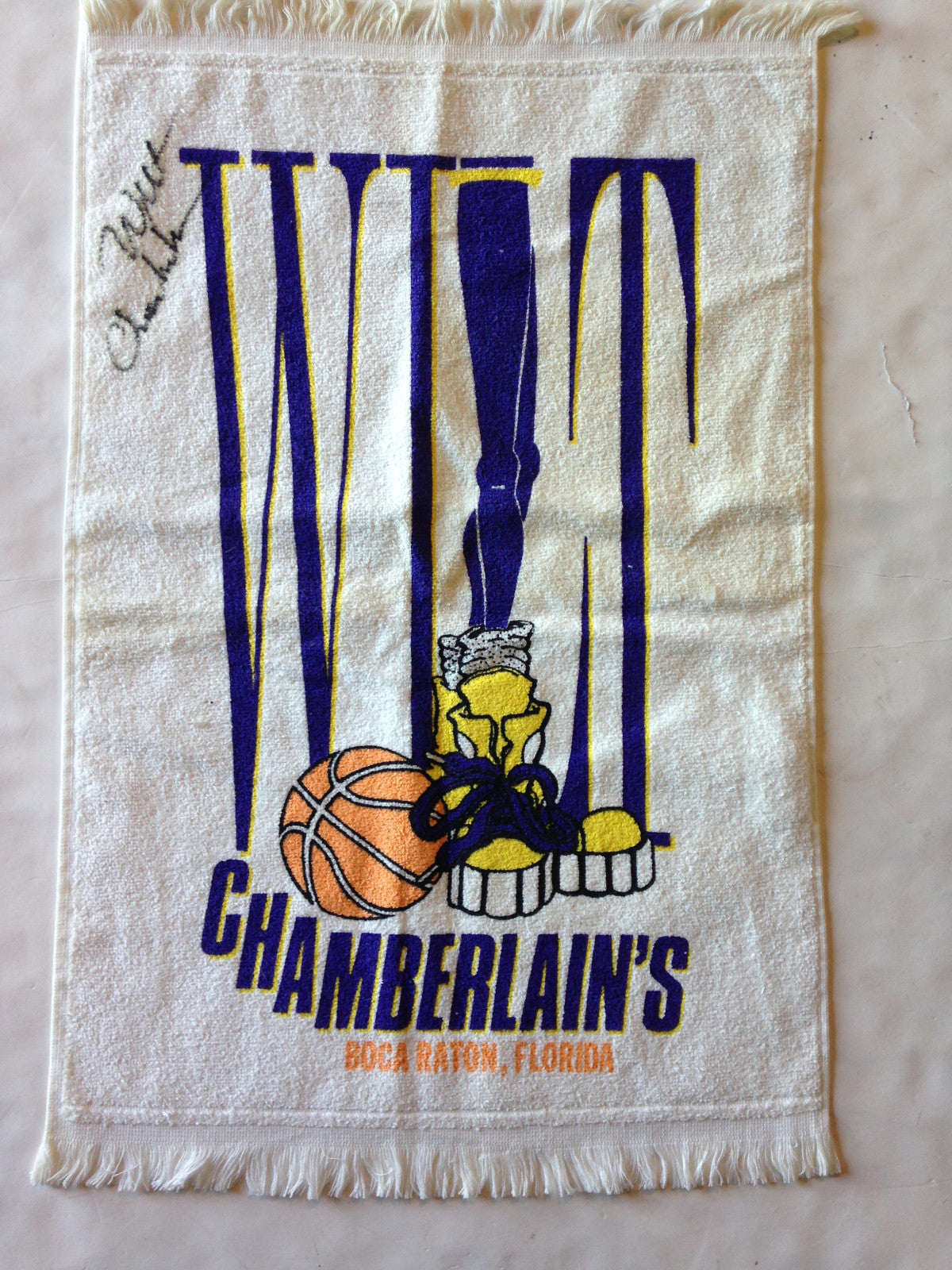 Wilt Chamberlain Lakers signed Basketball Towel 25x16 Rare HOF autograph JSA Coa