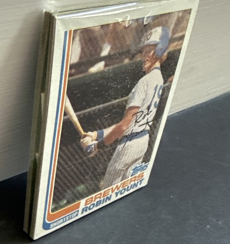 1982 Topps Baseball Grocery Sealed cello Pack Robin Yount HOF Top Bucky Dent MT