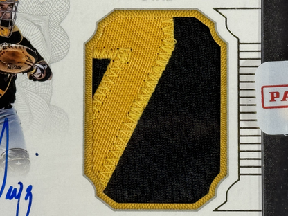 2016 Panini National Treasures Elias Diaz Rookie Patch Auto LE /25 Pirates RPA