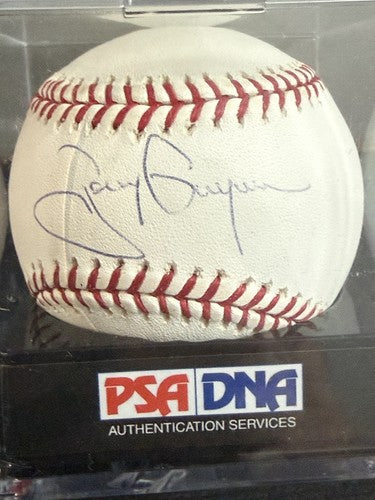 Tony Gwynn Signed Official Baseball Psa 9 Auto & Ball In Case HOF Auto Padres