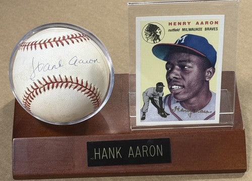 Hank Aaron Signed Official NL Baseball Mint Auto Braves Hof Jsa Coa W/card Case