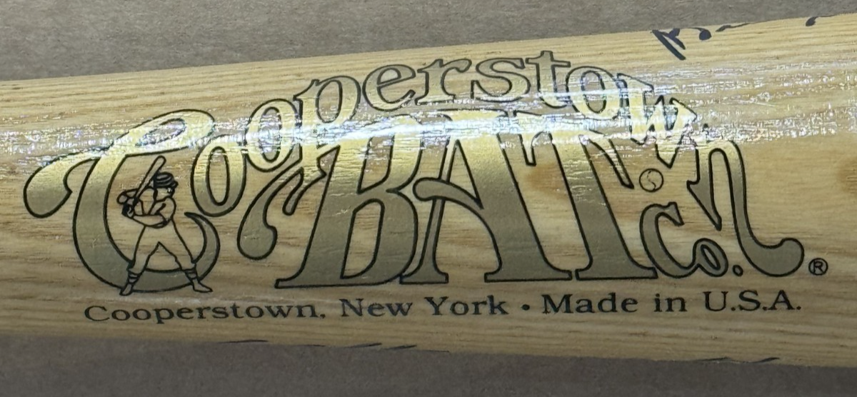 1998 Yankees Team Signed Bat /28 Auto Derek Jeter Rivera Torre Posada Goldin COA