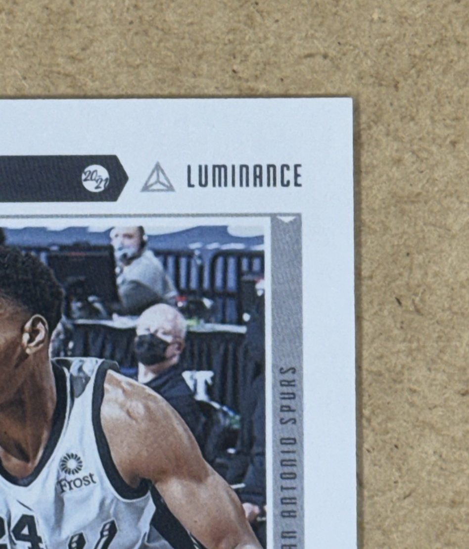 2020-21 Panini Chronicles Luminance Devin Vassell Gold 7/10 #153 RC Spurs Mint