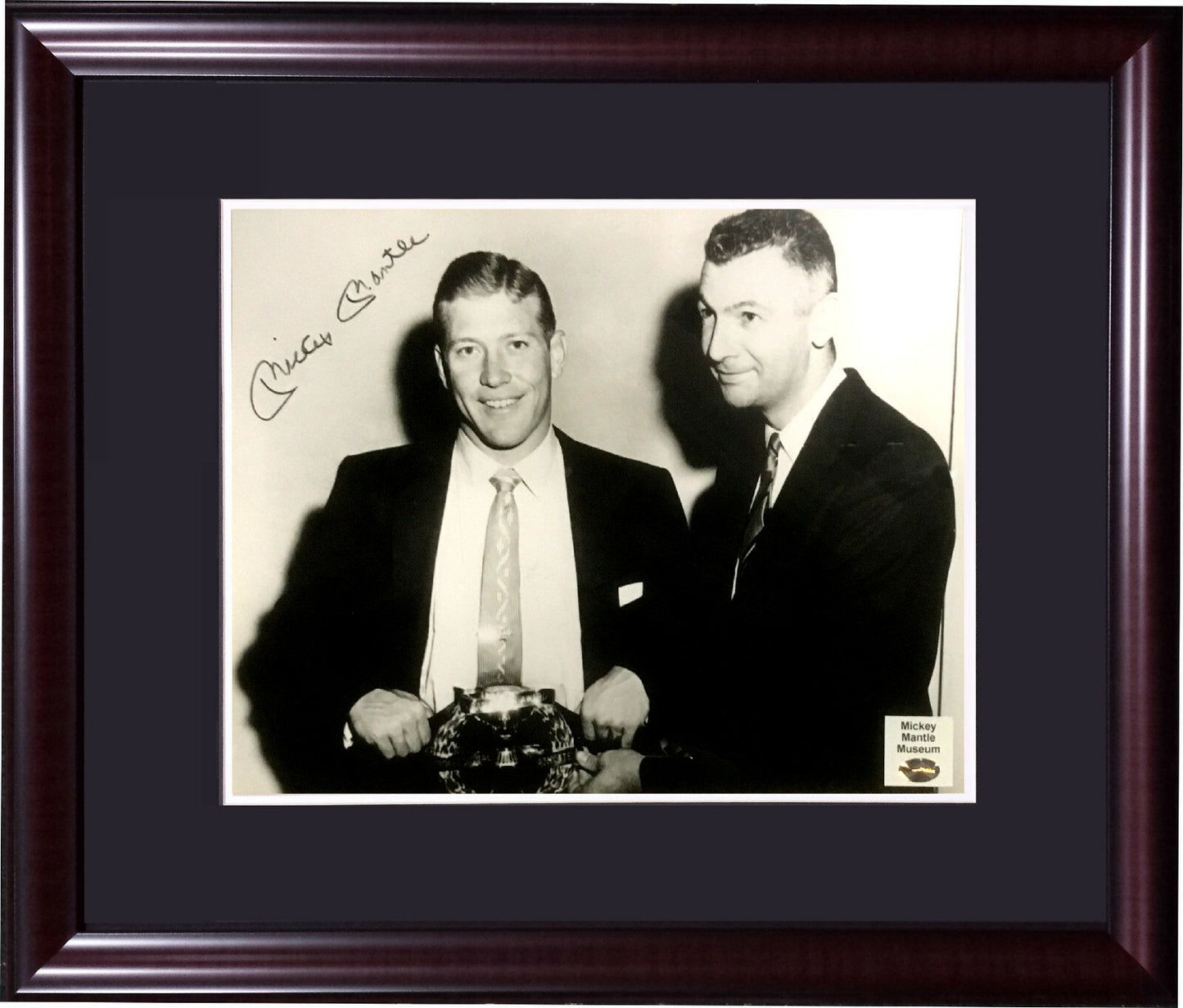 Mickey Mantle signed RARE 11x14 1956 Hickok Belt photo framed autograph holo COA
