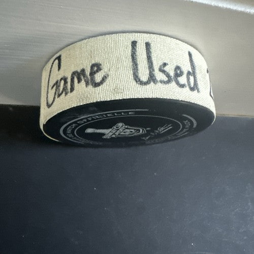 NY Rangers vs Flyers Game Used Official Puck Msg  2014 Playoffs Steiner Coa