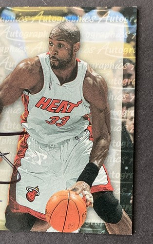 Alonzo Mourning Signed 2000 Fleer Autographics Mint ON CARD Auto #33 Heat