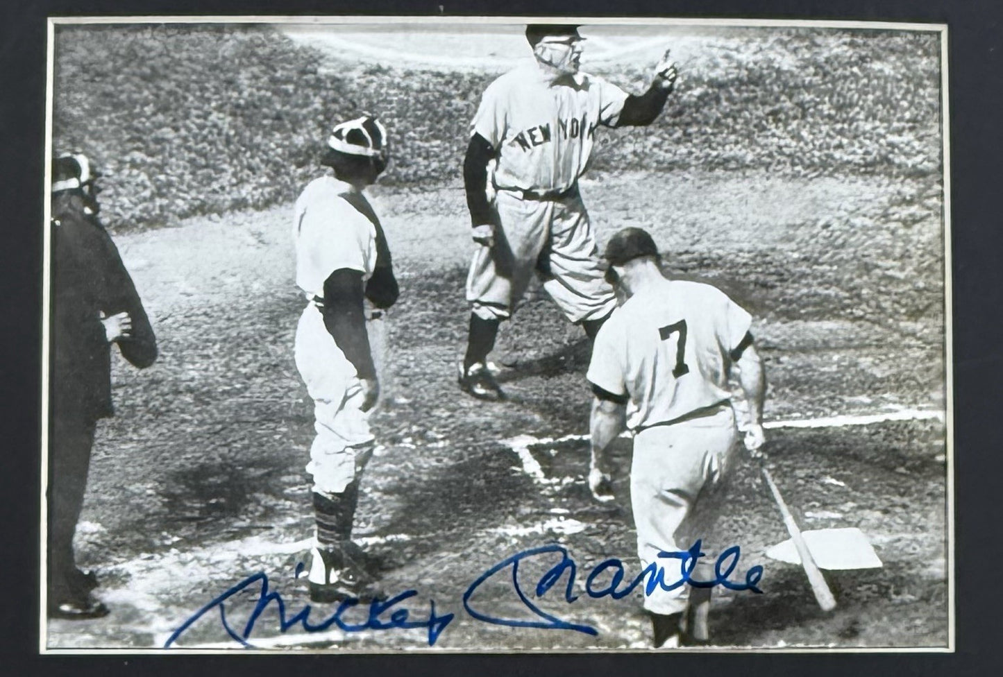 Mickey Mantle Signed 6x8 Original Type 1 Photo Framed Yankees W/Pin HOF Auto PSA