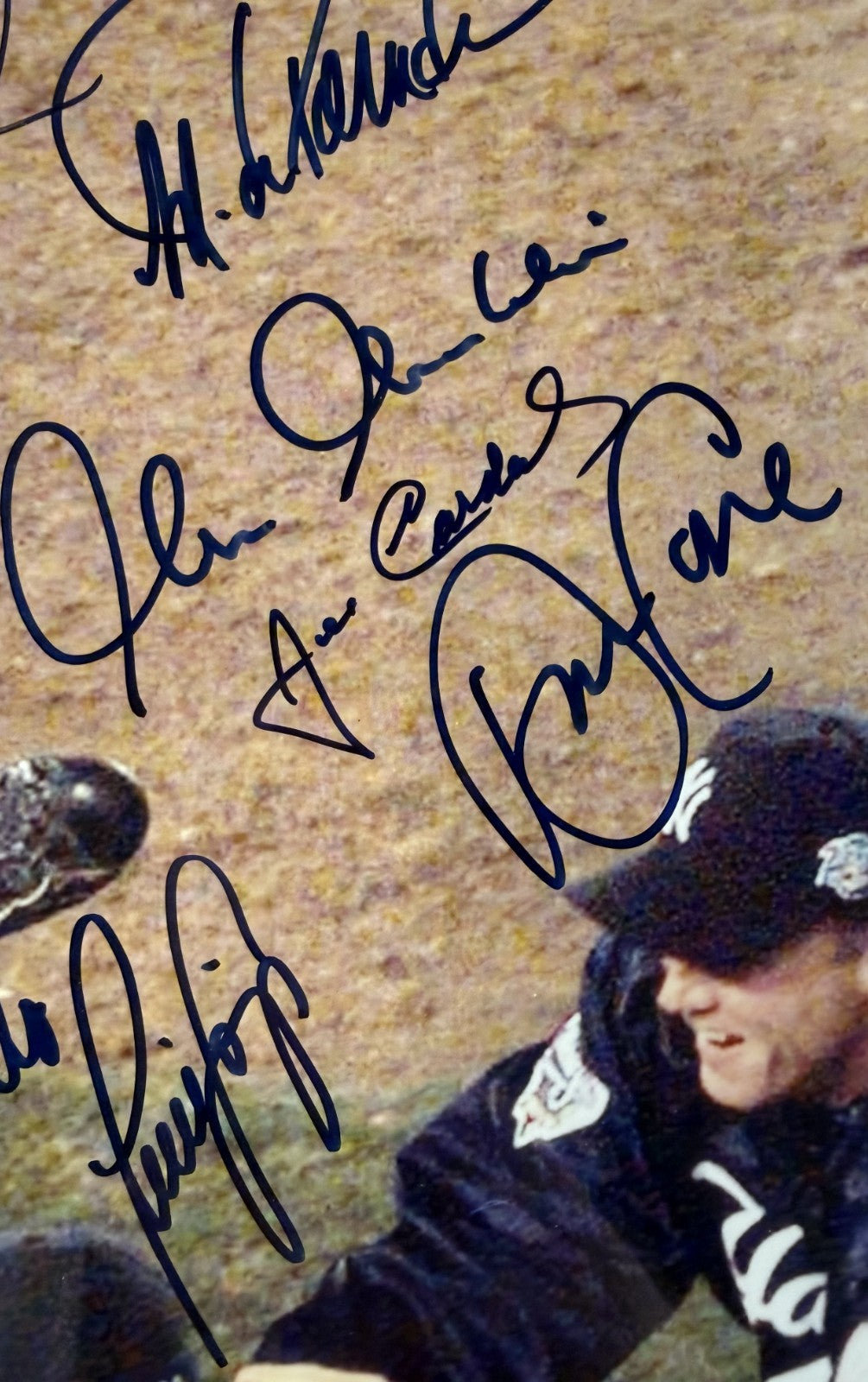NY Yankees Team Signed 16x20 LE Photo Framed 1998 World Champs 31 Auto CBM LOA
