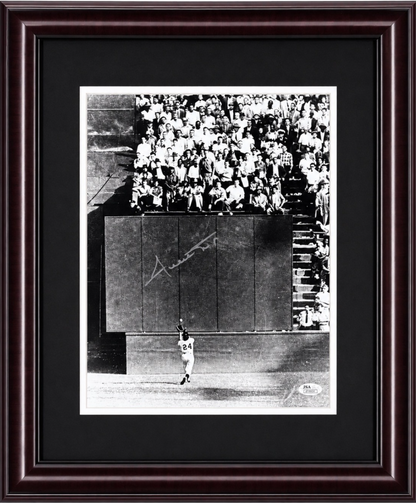 Willie Mays Signed 11x14 Framed Catch Photo Auto JSA COA SF Giants HOF