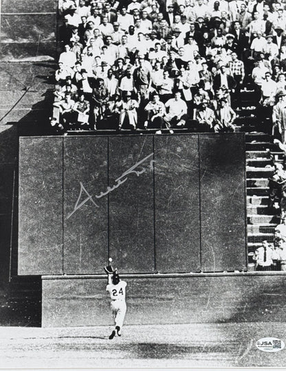 Willie Mays Signed 11x14 Framed Catch Photo Auto JSA COA SF Giants HOF