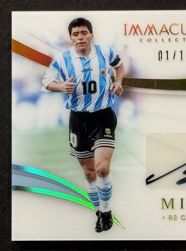 2018 /19 Immaculate Soccer Gold Diego Maradona Argentina Mint AUTO 1/10 Panini