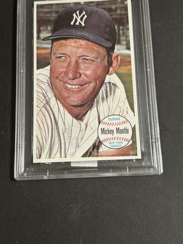 1964 Topps Giants # 25 Mickey Mantle PSA 8 NM - Mint Centered Beauty HOF Yankees