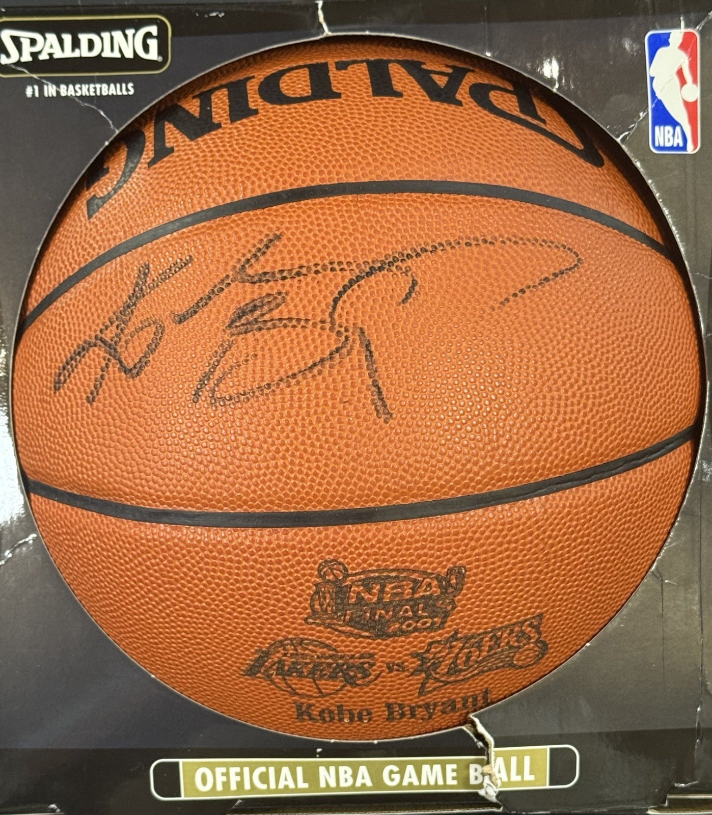 Kobe Bryant Signed Official NBA Game Basketball 2001 NBA Finals Auto ITP PSA COA