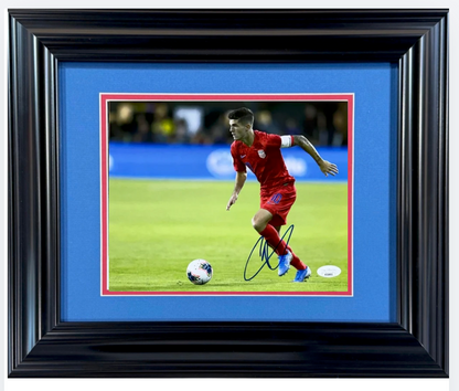 Christian Pulisic Signed USMNT Concacaf Gold Cup 8x10 Photo Framed Auto JSA COA