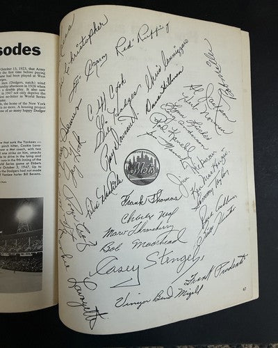 1962 New York Mets 1st Year Baseball Yearbook  Nice Some Bottom Wear Tight Crisp