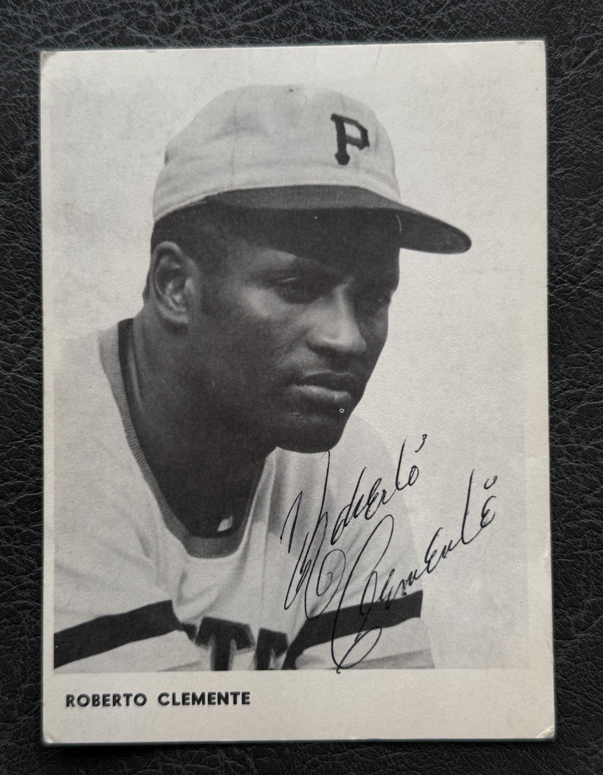 1971 Photo Postcard 4x6 Baseball Team Issued Roberto Clemente Secretarial Auto