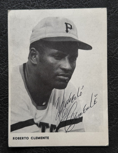 1971 Photo Postcard 4x6 Baseball Team Issued Roberto Clemente Secretarial Auto