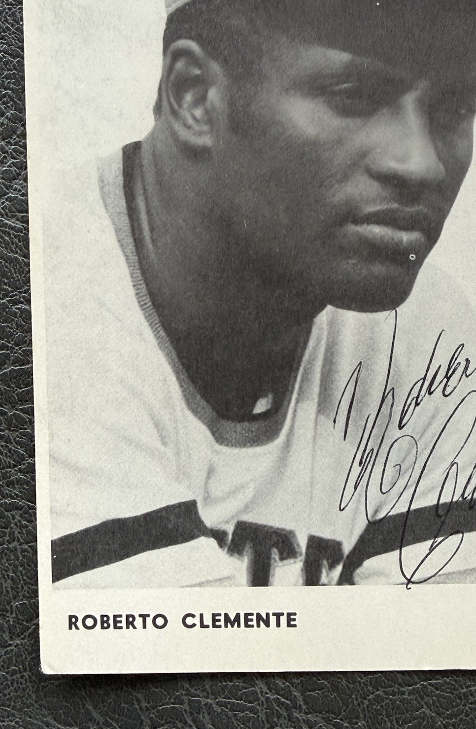 1971 Photo Postcard 4x6 Baseball Team Issued Roberto Clemente Secretarial Auto