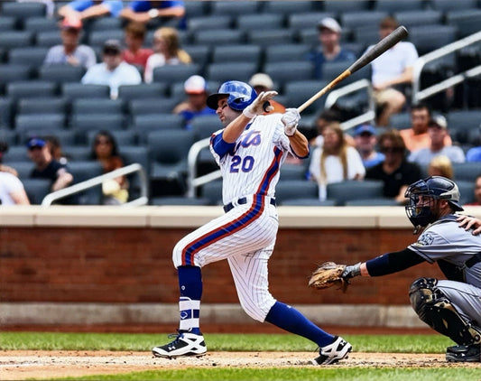 Neil Walker #20 New York Mets Unsigned Horizontal 11x14 Swinging Photo