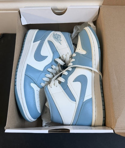 Air jordan 1 Mid University Blue Women's Size 7 Gently Worn In Box