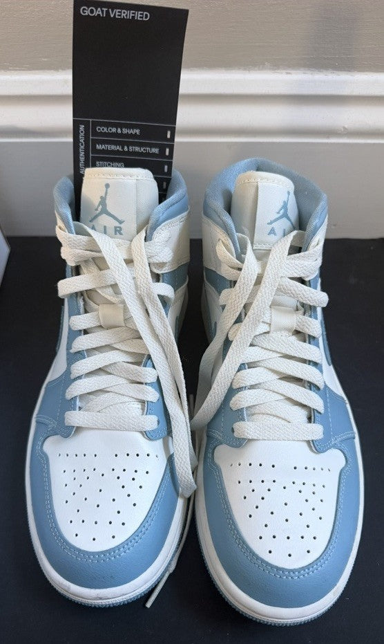 Air jordan 1 Mid University Blue Women's Size 7 Gently Worn In Box