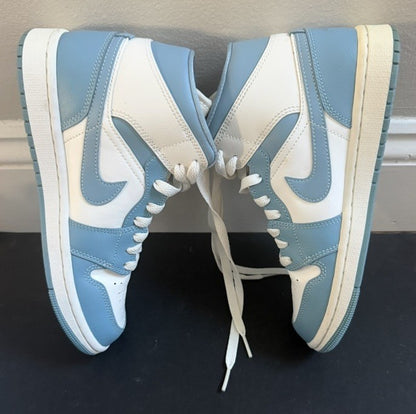 Air jordan 1 Mid University Blue Women's Size 7 Gently Worn In Box