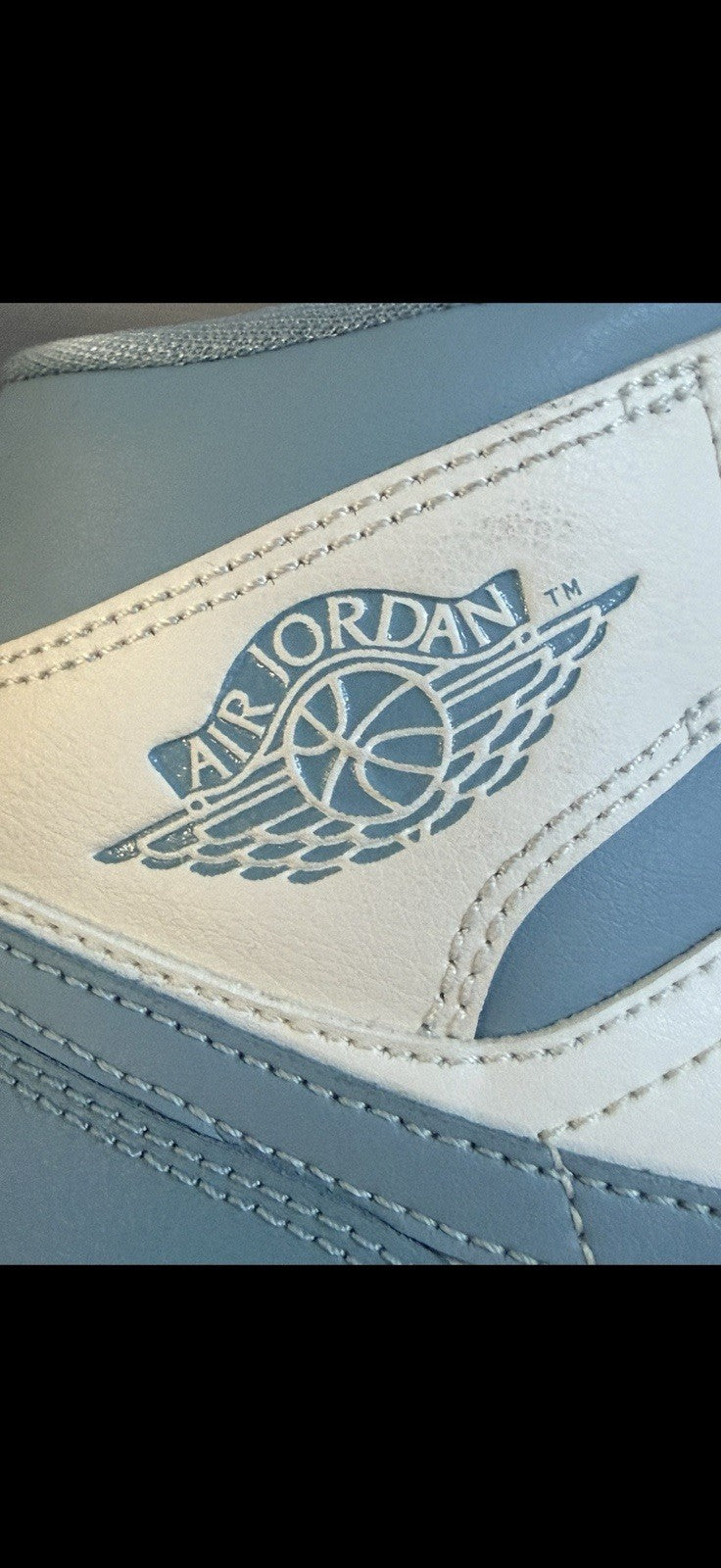 Air jordan 1 Mid University Blue Women's Size 7 Gently Worn In Box