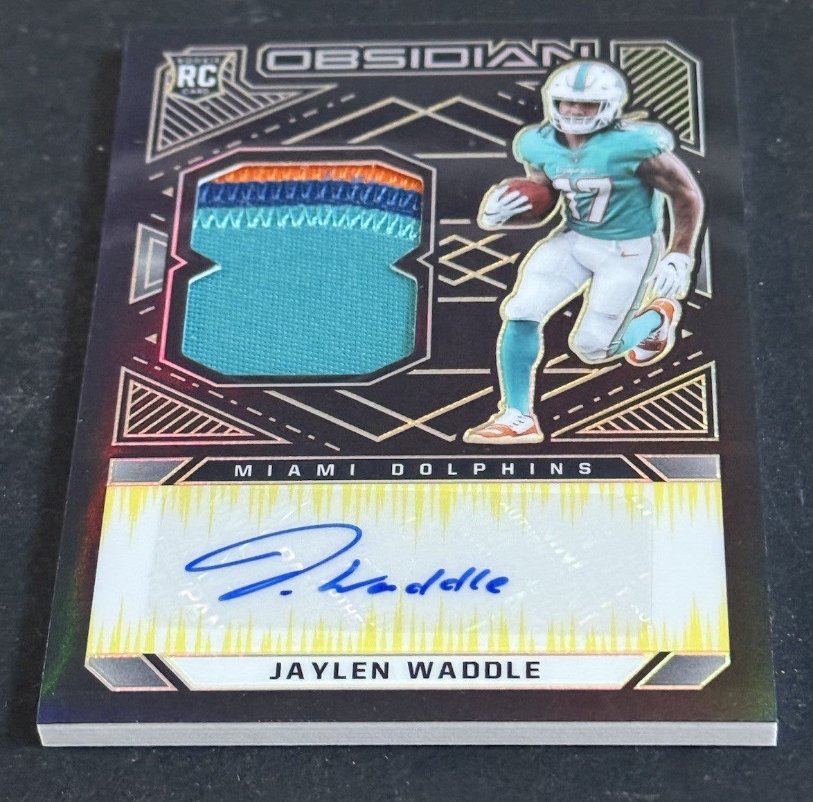 2021 Panini Obsidian Rookie Jersey Auto Jaylen Waddle Electric Etch /25 RPA Mint